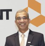 U.S. Sen. Cory Booker and Conduent CEO Ashok Vemuri cut the ribbon on Conduent's headquarters in Florham Park on June 2, 2017.