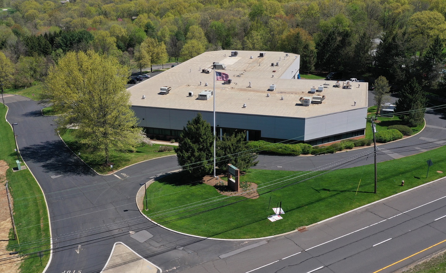 Fox Hollow Industrial Science Center, 3434 Route 22, Branchburg. - CUSHMAN & WAKEFIELD