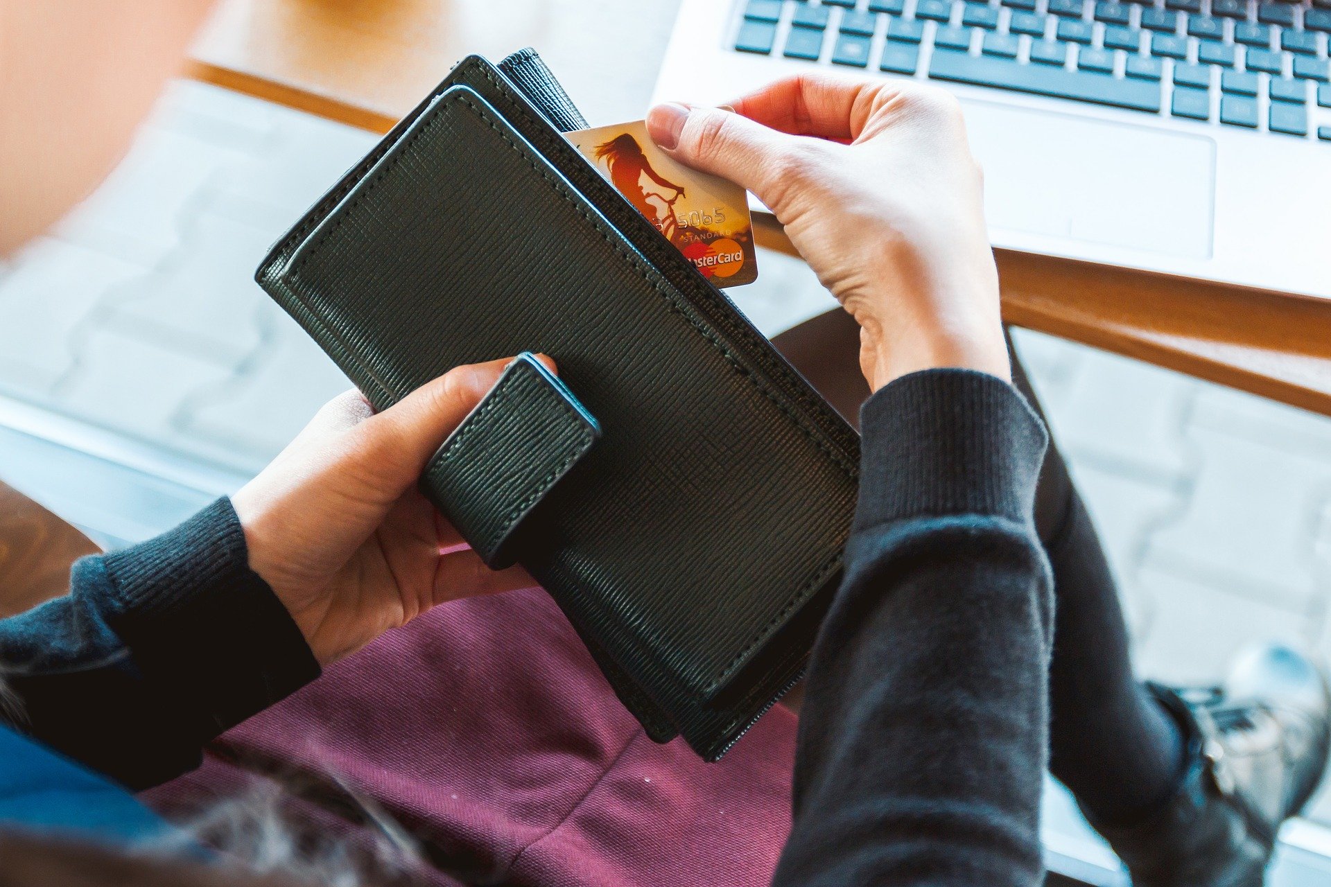 Wallet Money Credit Card Online Shopping Woman