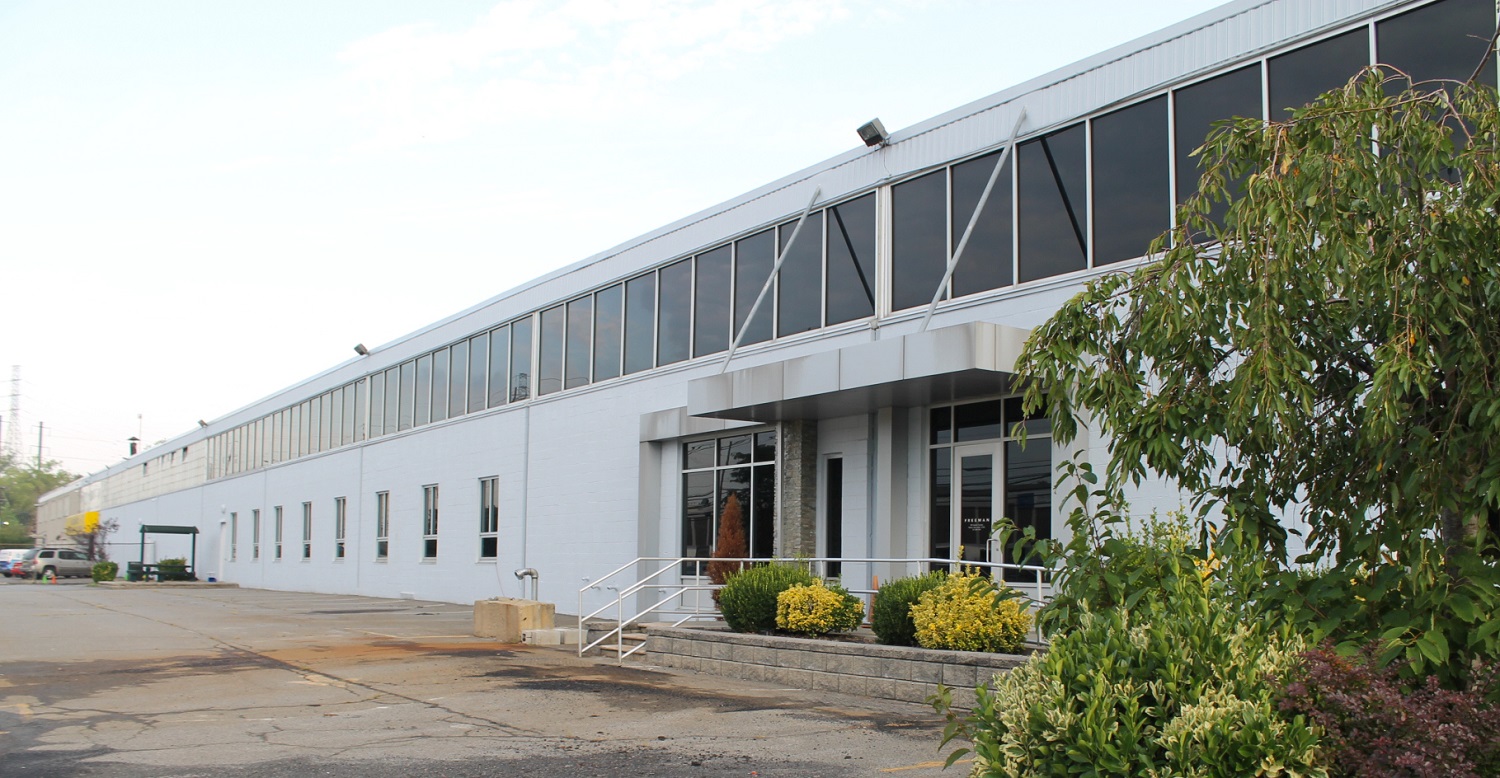 Investors Bank’s Commercial Real Estate (CRE) Lending Group recently completed a $15 million transaction to refinance loans on a 377,000-square-foot warehouse in Kearny. - INVESTORS BANK CRE LENDING GROUP