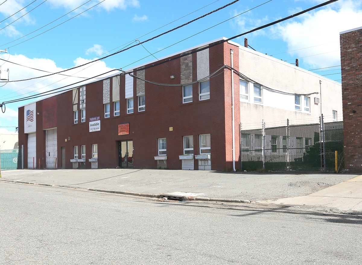 217 E. Highland Parkway, Roselle.