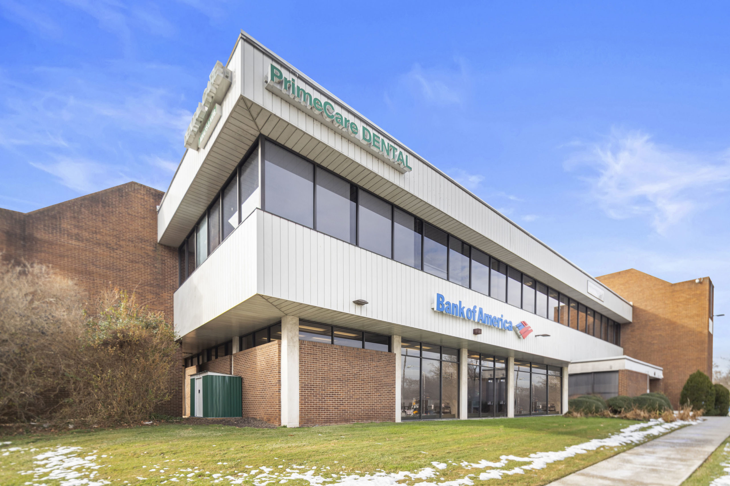 NAI James E. Hanson announced the lease of 1,608 square feet of medical space at 4 Hunter St. in Lodi. The firm's Team Lizzack-Horning comprised of Darren Lizzack and Randy Horning represented the landlord, Sapna Investments, in the transaction with the tenant, Dr. Kenya Lazovik LLC.