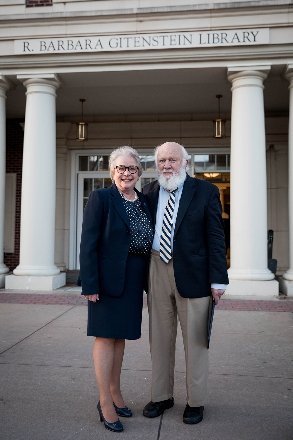 R. Barbara Gitenstein and Donald Hart at the 2018 naming ceremony for the Gitenstein Library.