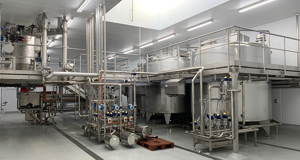 With the incorporation of the new bakery glaze plant, Puratos will further fortify capacity on its landmark product, Sunset Glaze, a plant-based and allergen-free egg wash alternative known for its shine, color and easy cleaning.