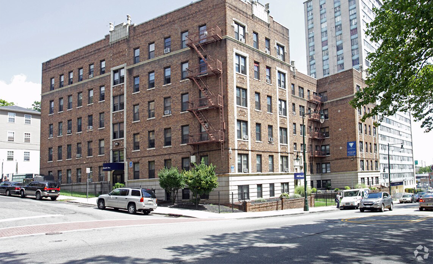 469 Elizabeth Ave. Newark is a six-story multifamily building originally constructed in 1920. COURTESEY OF COSTAR INC.