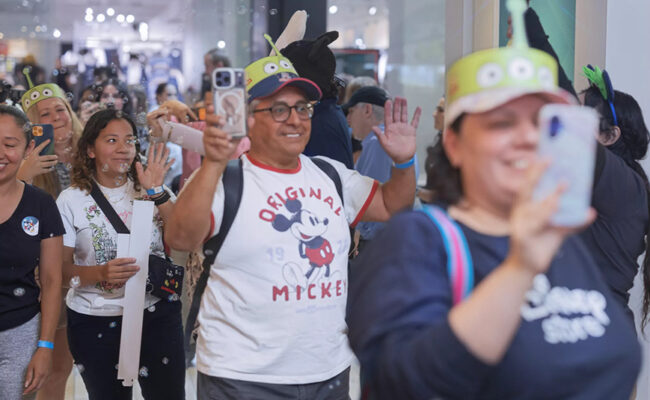 Disney Store pop-up draws 1.5K shoppers on opening day in NJ (photos)